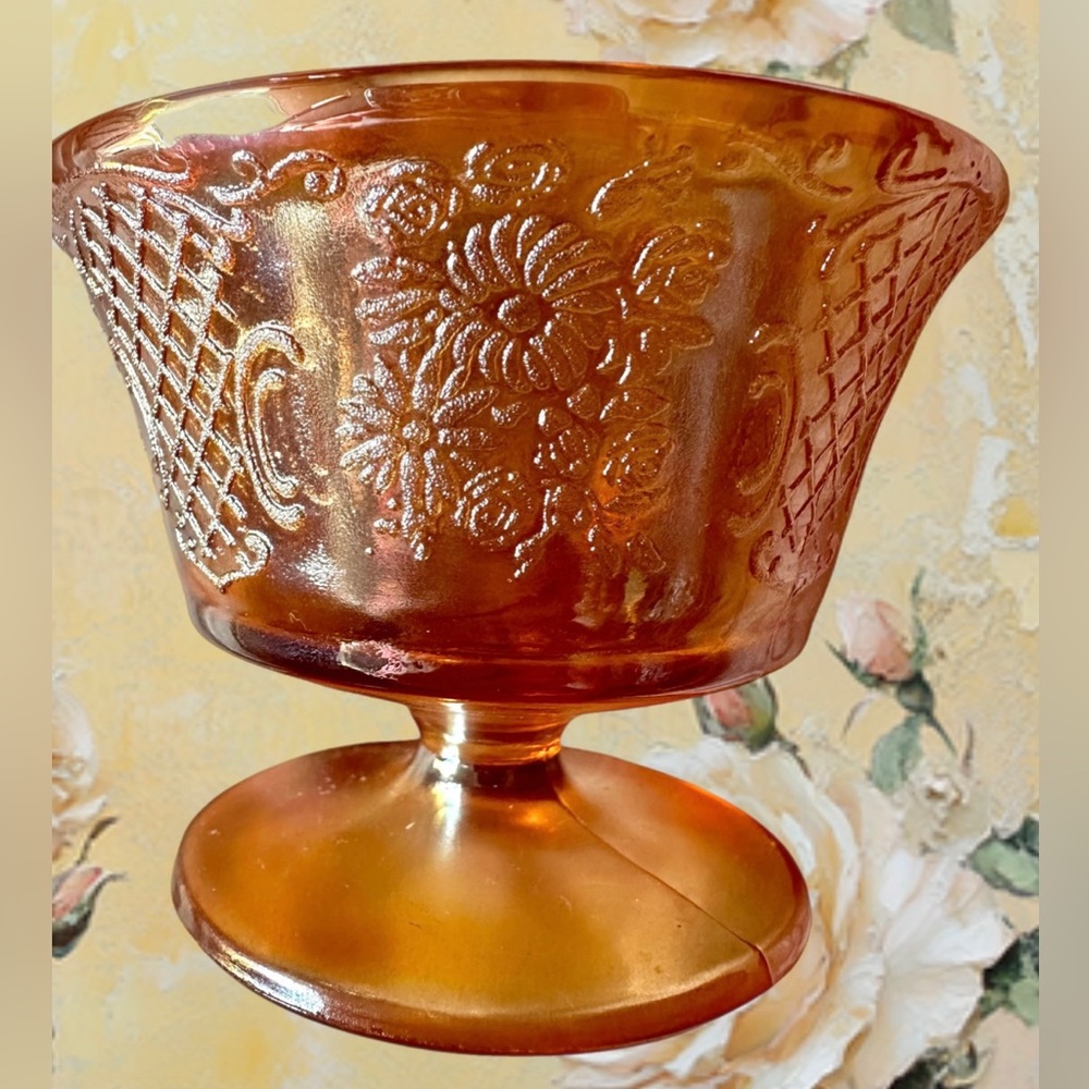 Federal Glass (Set of 2) Normandie “Bouquet and Lattice” footed dessert cups